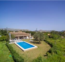 4 Bedroom villa with a pool near Pollensa, sleeps 8
